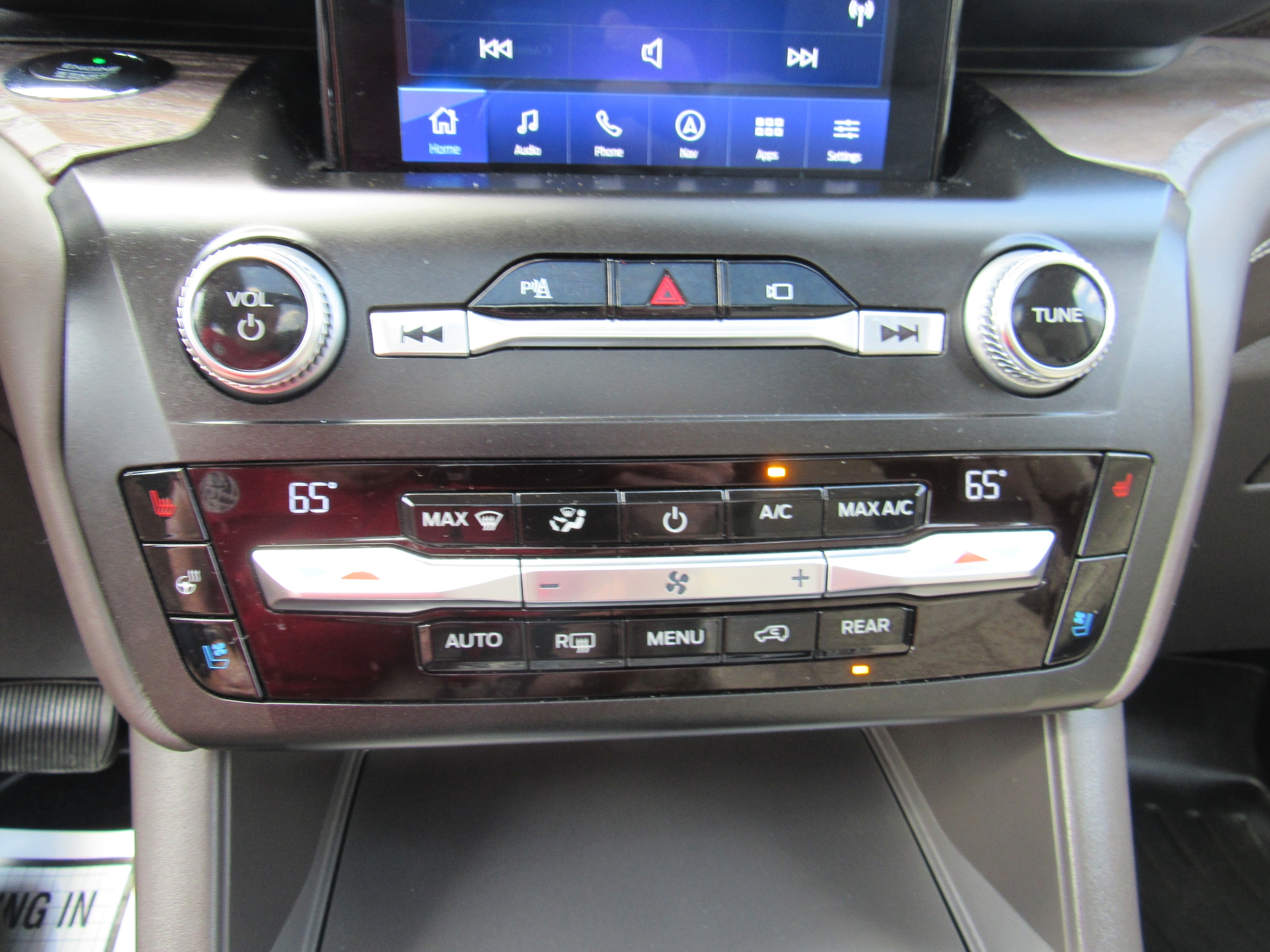 2020 Ford Explorer Platinum - Photo 19