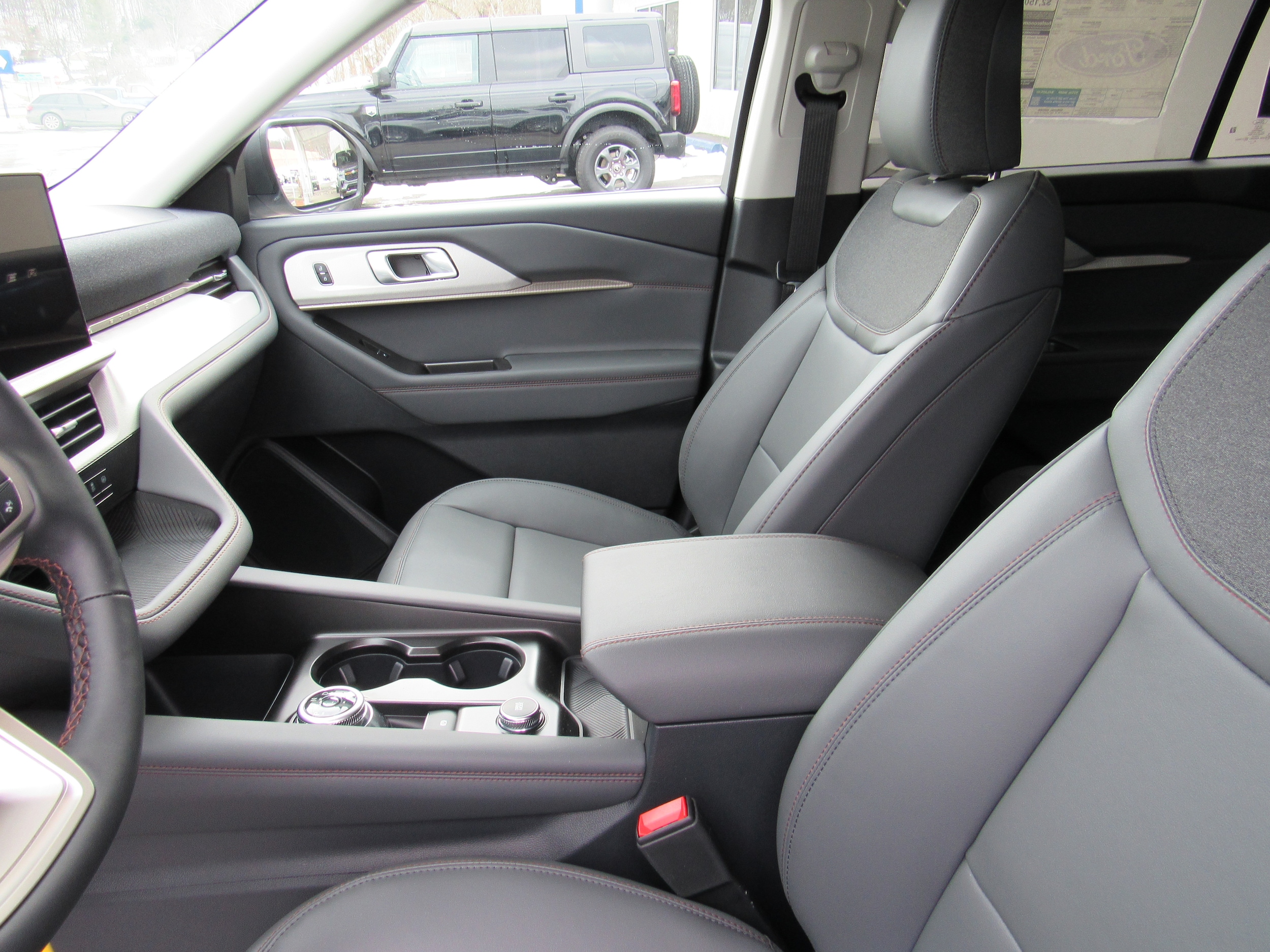 2026 Ford Explorer Active - Photo 18