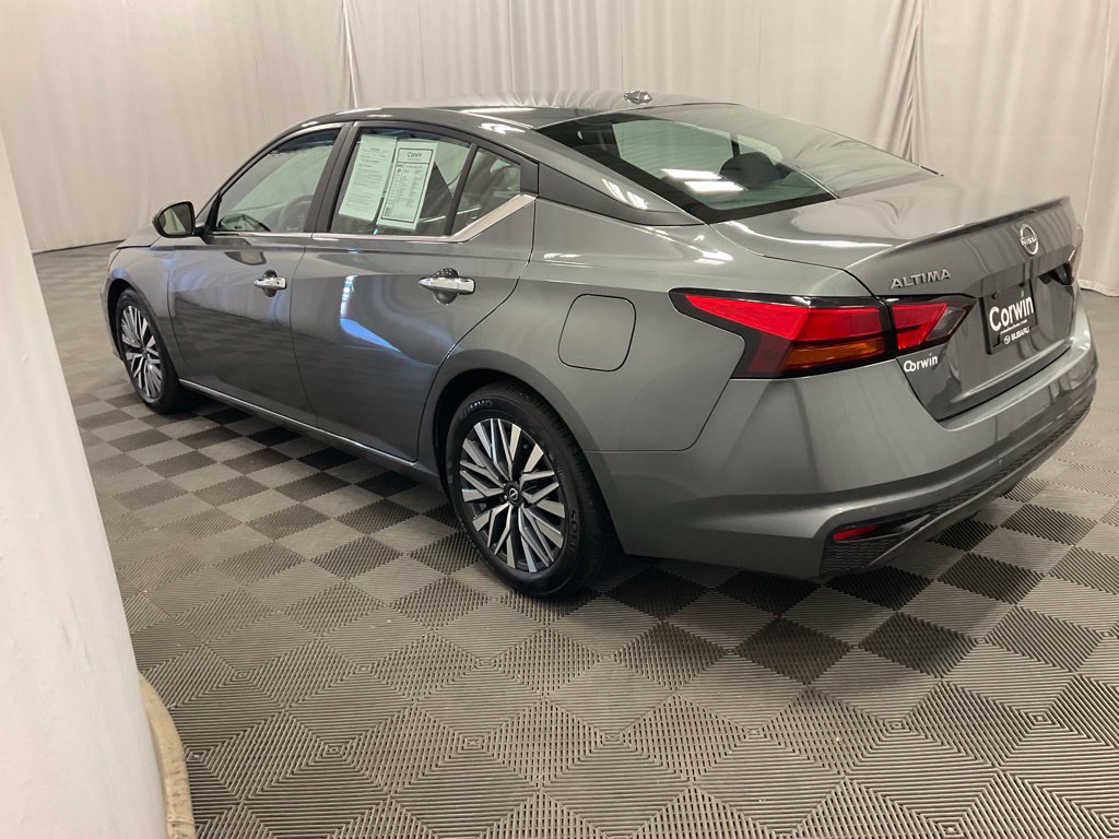 Used 2025 Nissan Altima SV with VIN 1N4BL4DV3SN415502 for sale in Moorhead, Minnesota