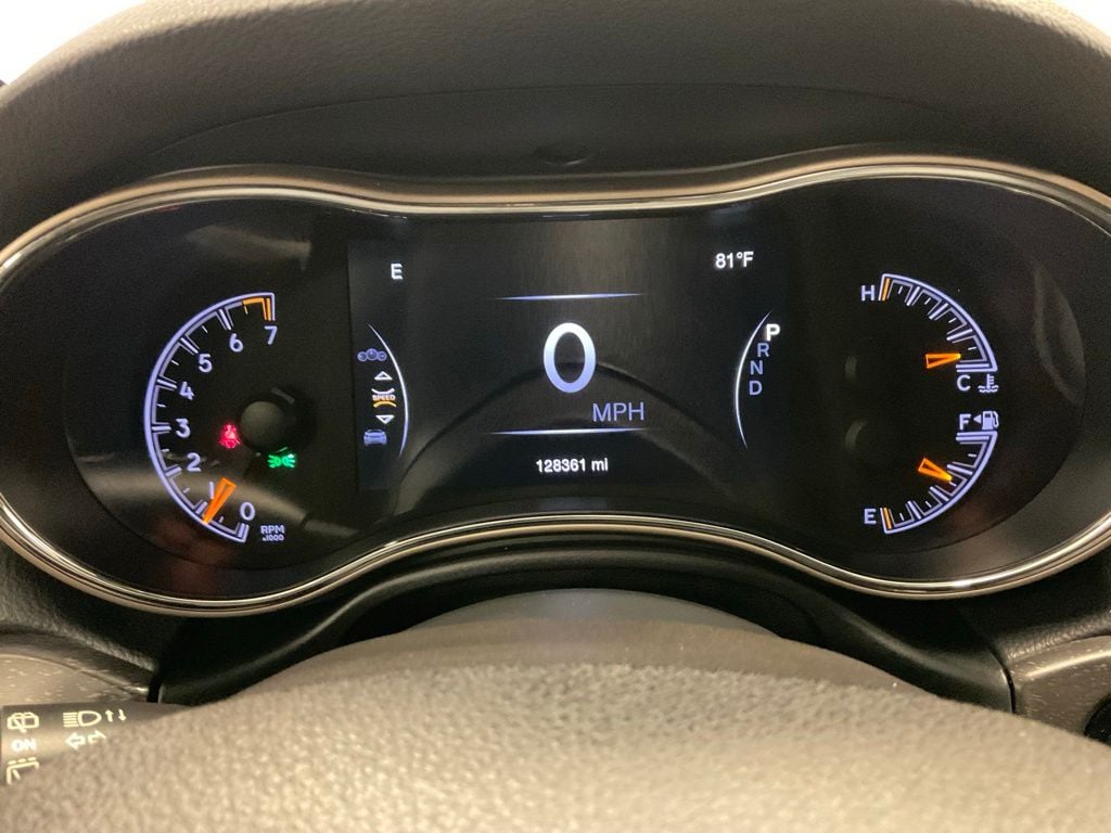 Used 2017 Jeep Grand Cherokee Limited with VIN 1C4RJFBG9HC723437 for sale in Moorhead, Minnesota
