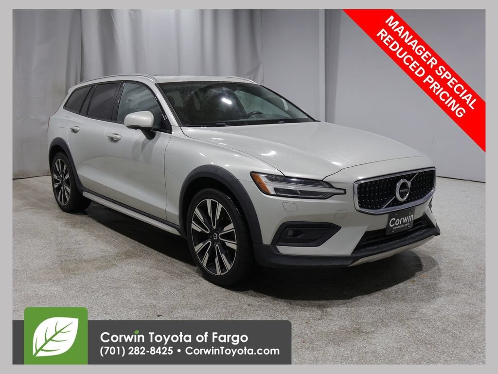 2020 Volvo V60 Cross Country Base
