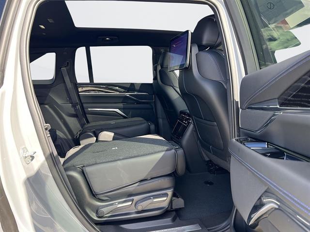 2026 Cadillac Escalade IQ Luxury - Photo 32