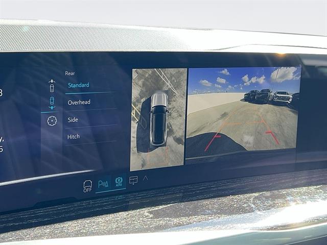 2026 Cadillac Escalade IQ Luxury - Photo 18