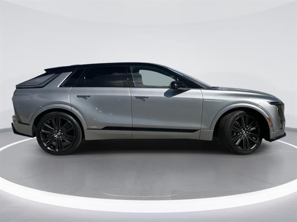 New 2026 CADILLAC LYRIQ V-Series SUV