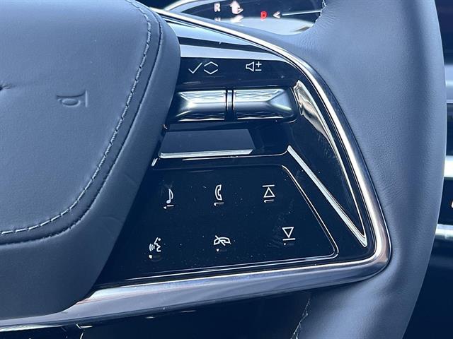 2026 Cadillac LYRIQ V Premium - Photo 14