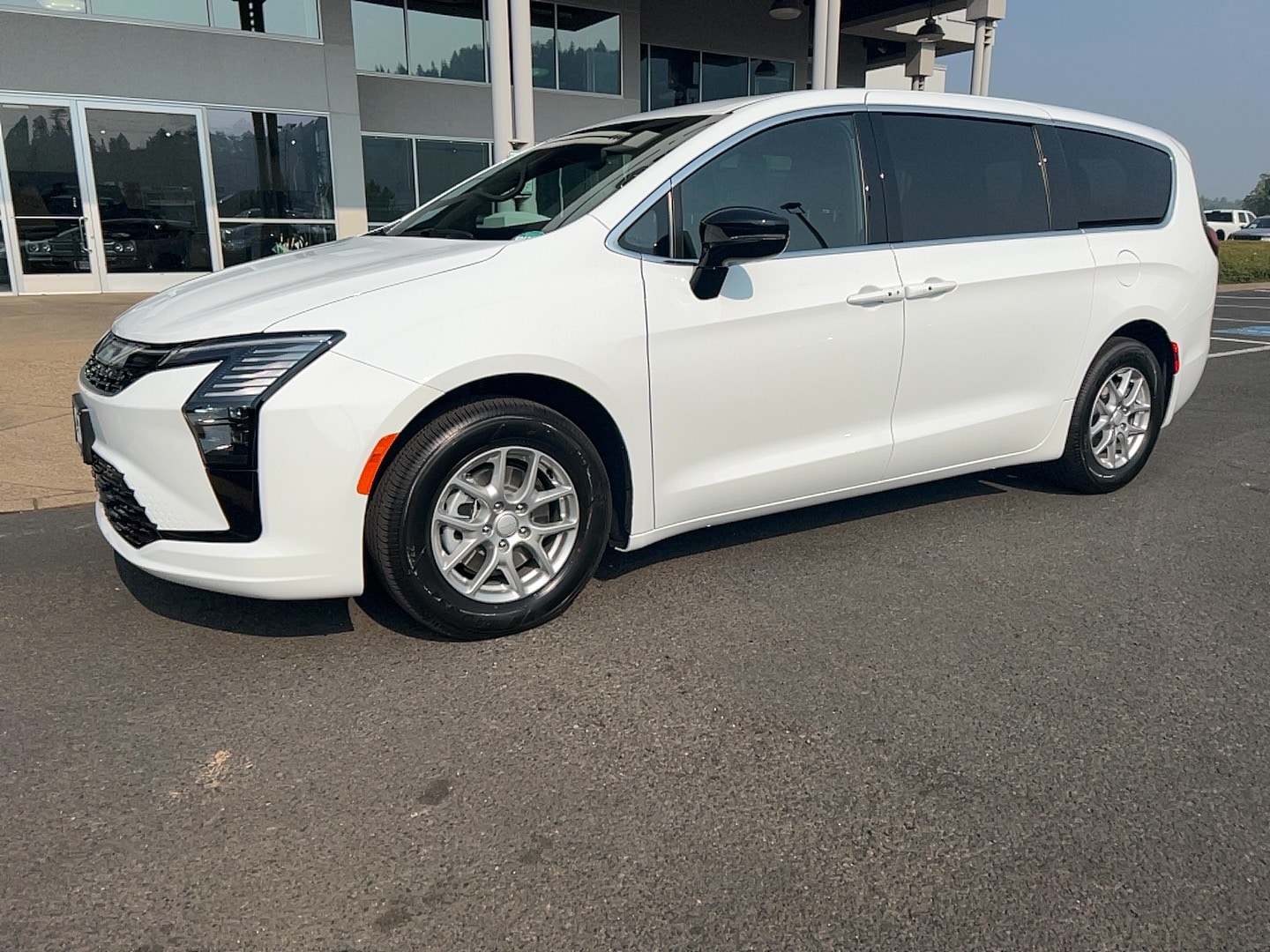 2027 Chrysler Pacifica Select