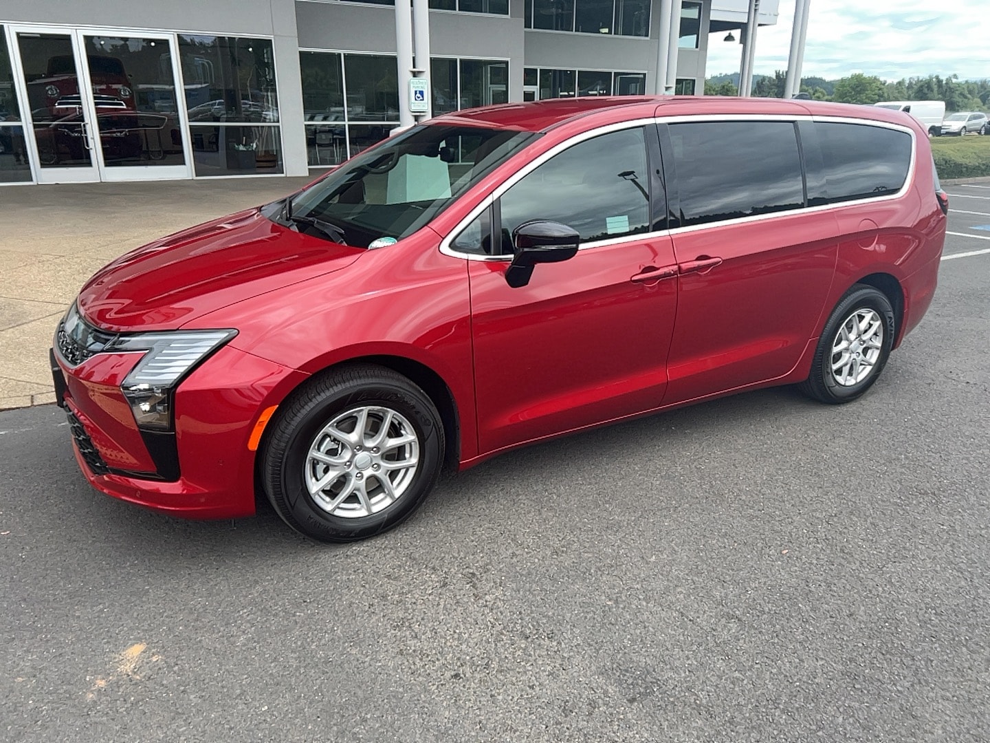 2027 Chrysler Pacifica Select