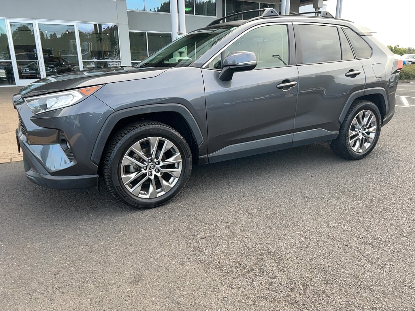 2019 Toyota RAV4 XLE Premium