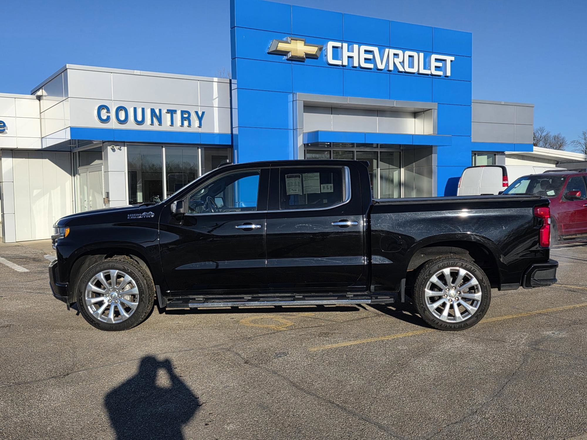 Used 2022 Chevrolet Silverado 1500 Limited High Country with VIN 1GCUYHED3NZ187404 for sale in Annandale, Minnesota