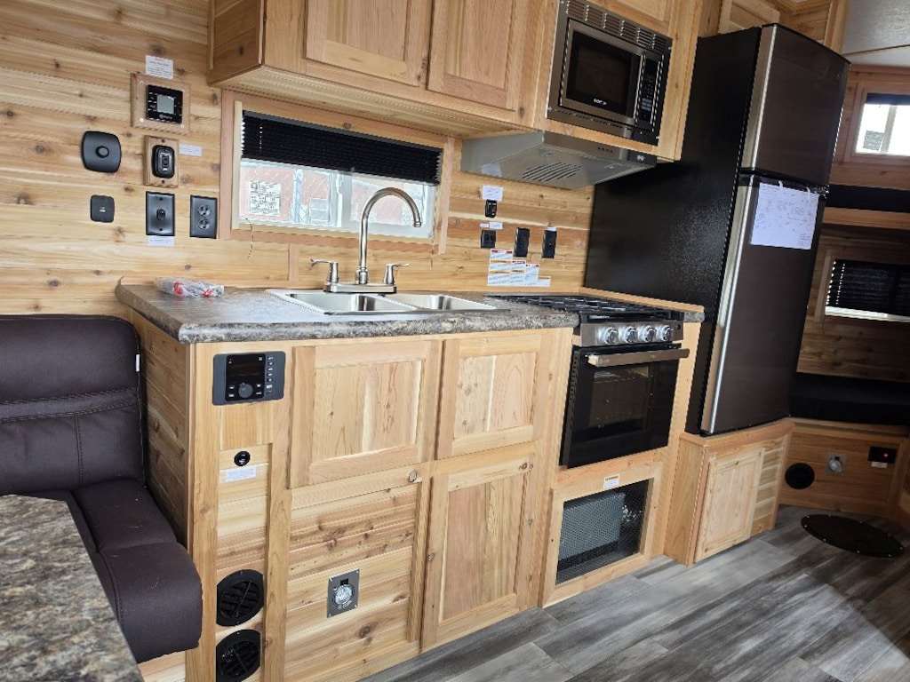 Used 2027 Chevrolet Mille Lacs VAC FISH HOUSE