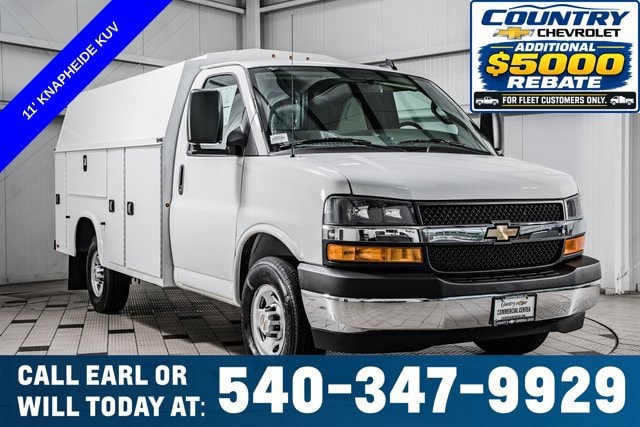 2025 Chevrolet Express Cutaway Base