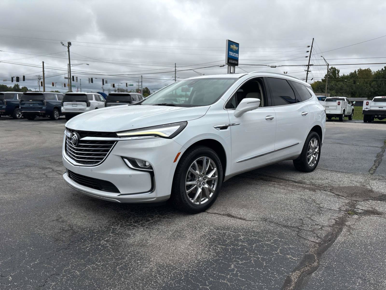 2023 Buick Enclave Essence