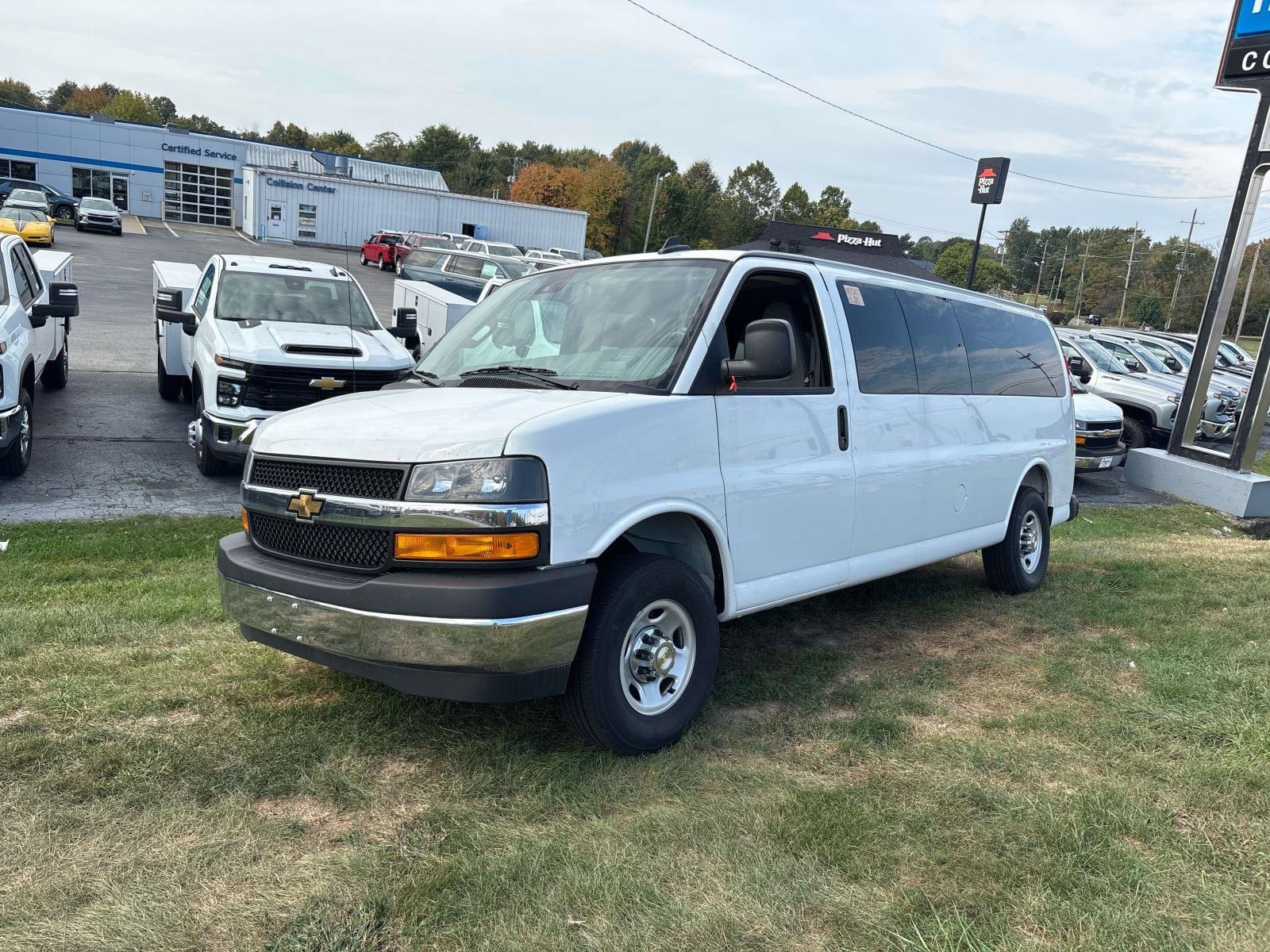 2026 Chevrolet Express Passenger LT