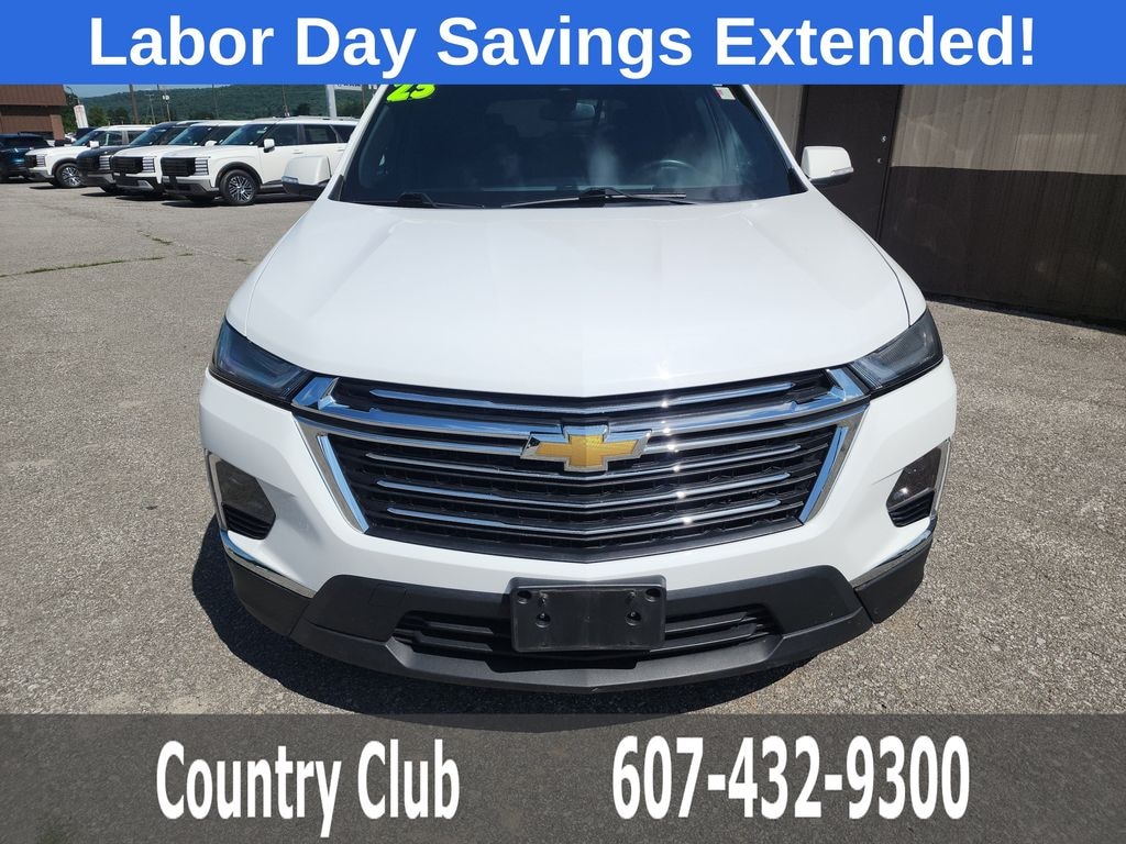 Used 2023 Chevrolet Traverse LT SUV