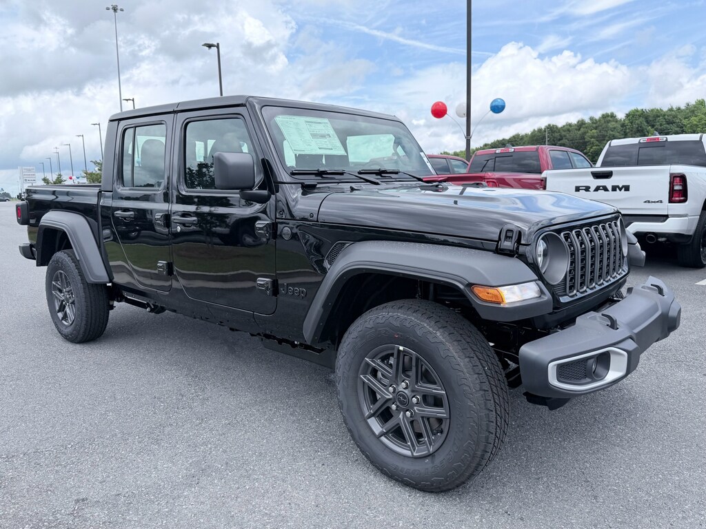 New 2026 Jeep Gladiator SPORT 4X4 Pickup