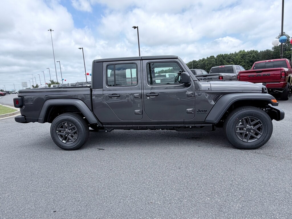 New 2026 Jeep Gladiator SPORT 4X4 Pickup