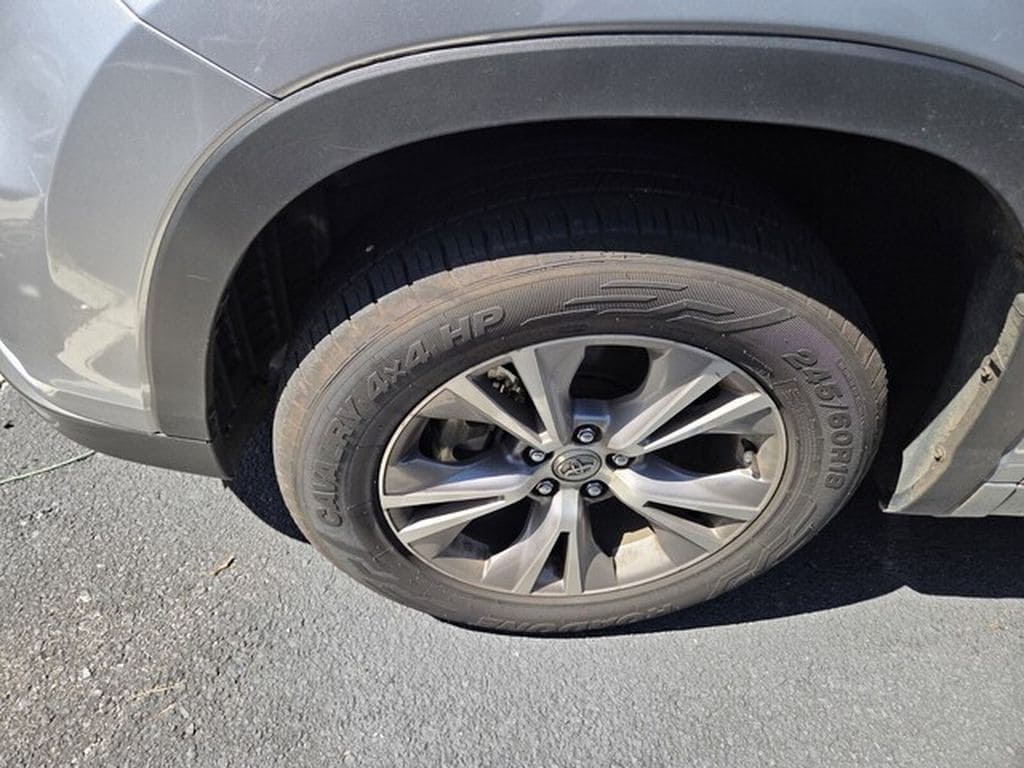 Used 2014 Toyota Highlander LE with VIN 5TDZKRFHXES019548 for sale in Byron, GA