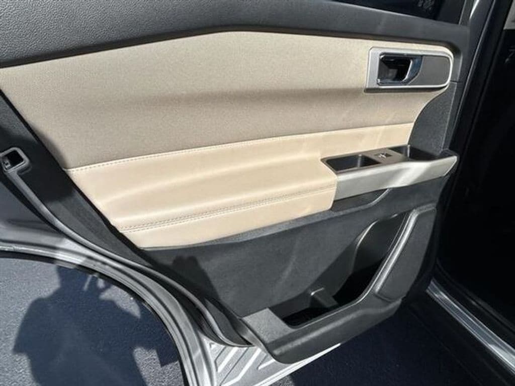 2020 Ford Explorer XLT - Photo 25
