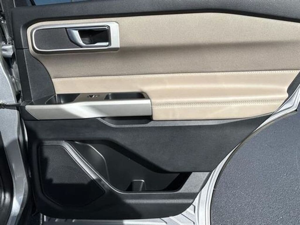 2020 Ford Explorer XLT - Photo 24