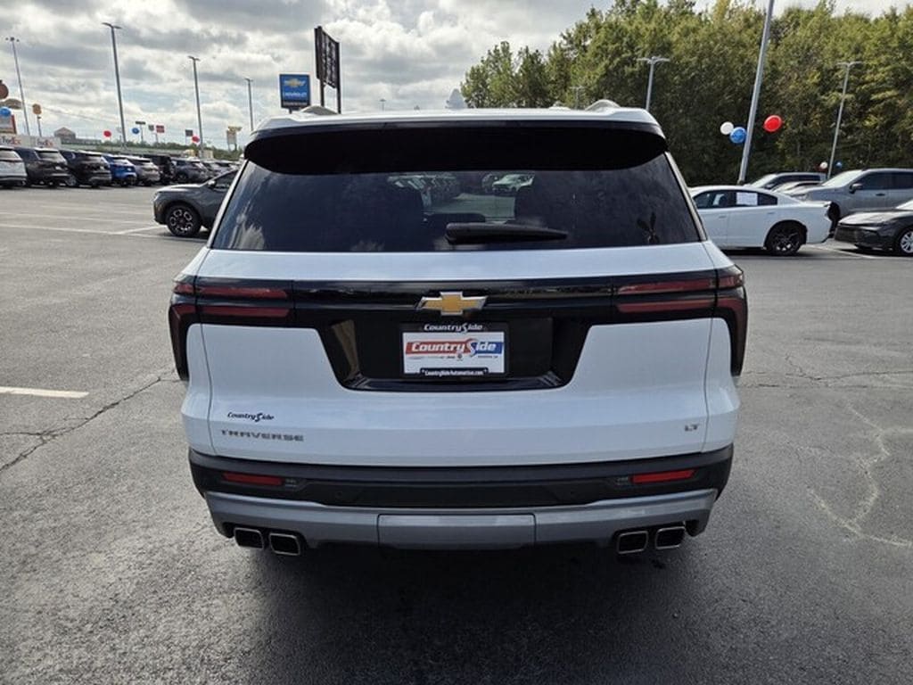 Used 2024 Chevrolet Traverse LT SUV