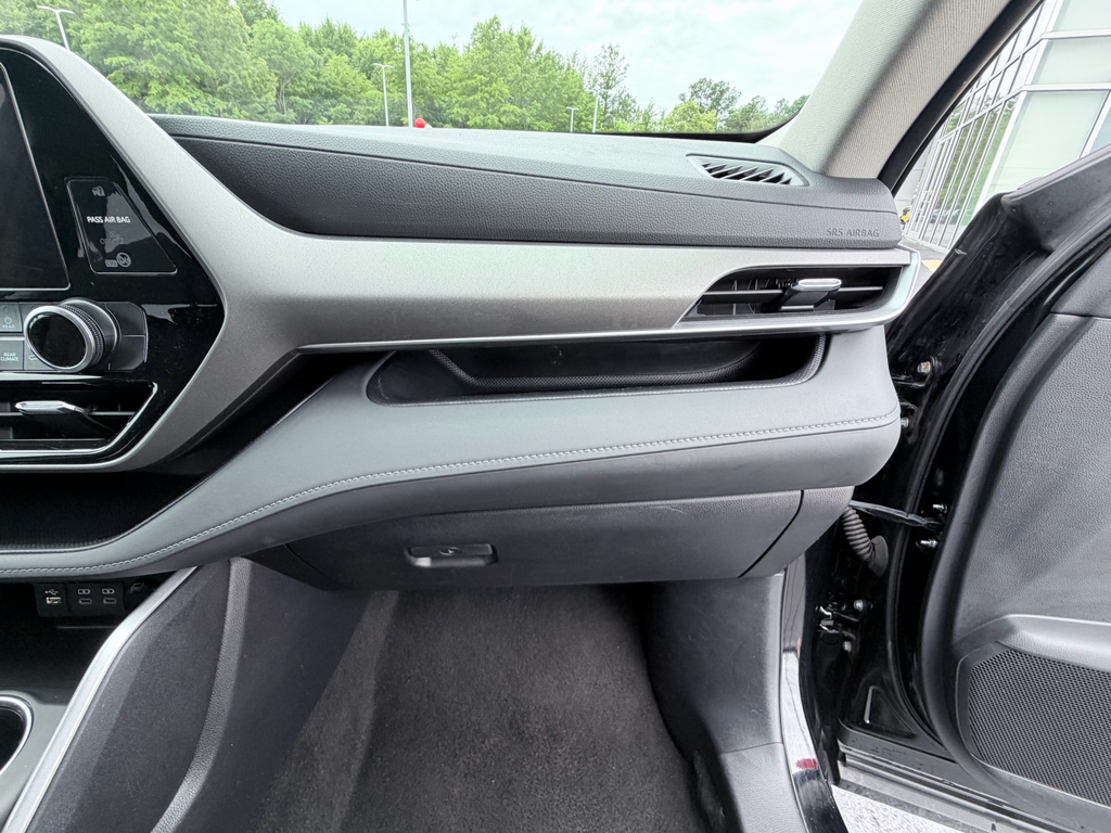2025 Toyota Highlander LE - Photo 20