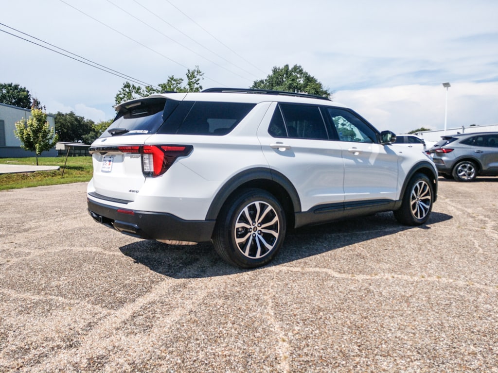 Used 2025 Ford Explorer ST-Line SUV