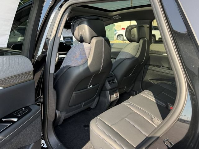 2027 Cadillac OPTIQ Sport - Photo 14
