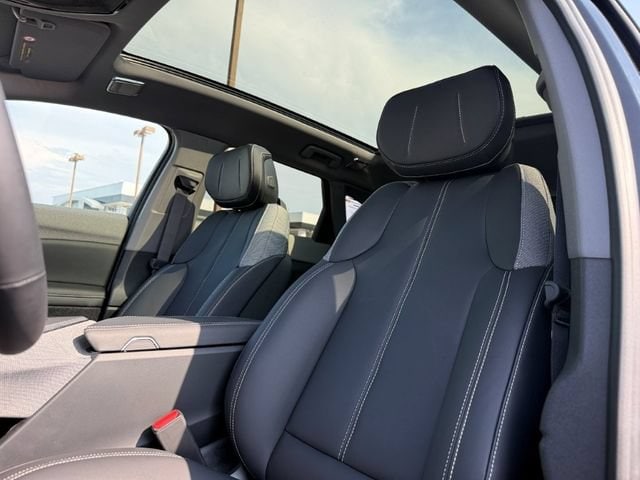 2027 Cadillac OPTIQ Sport - Photo 13