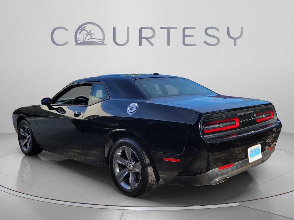 Used 2016 Dodge Challenger SXT Coupe