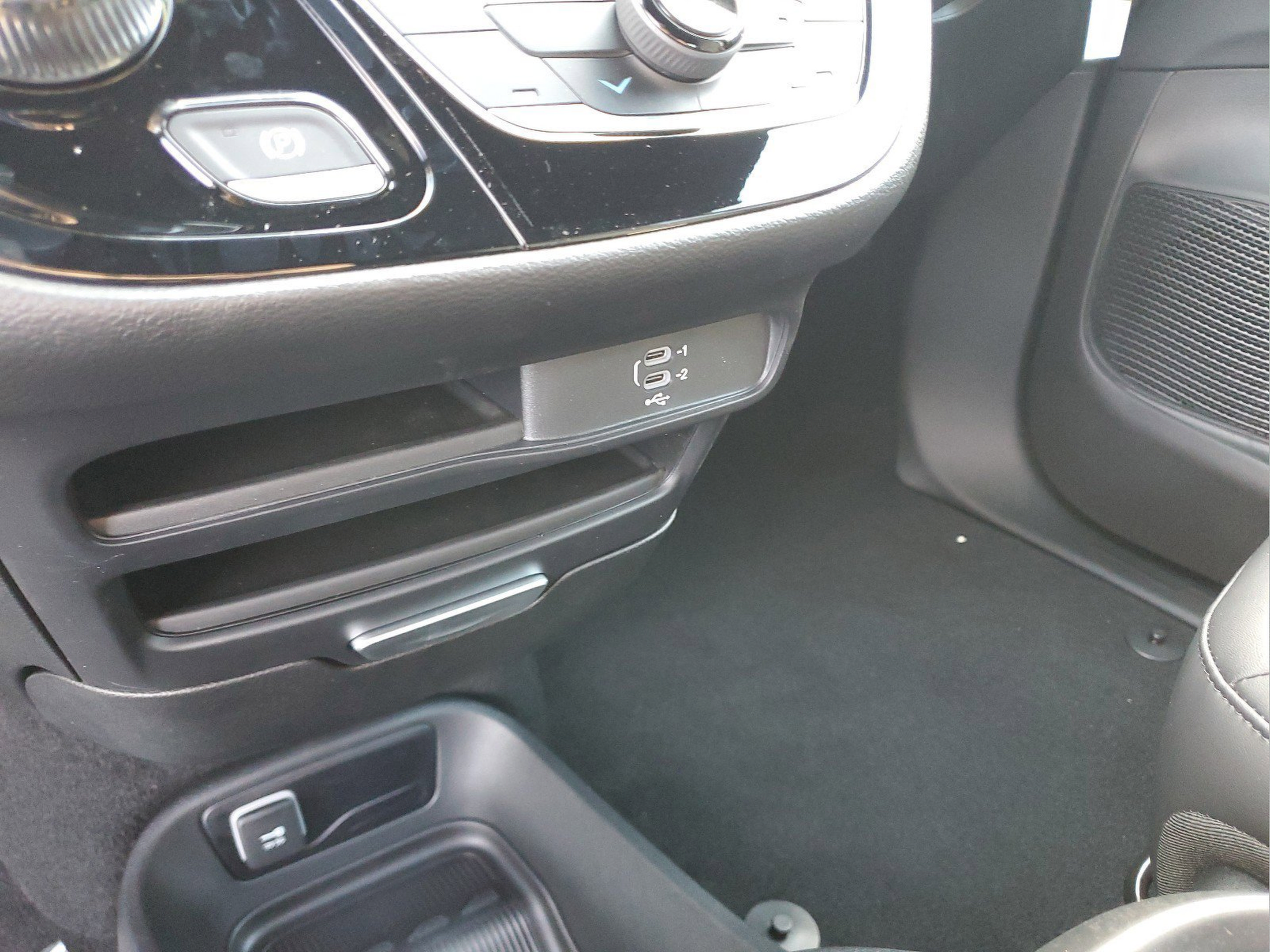 2026 Chrysler Voyager LX - Photo 21