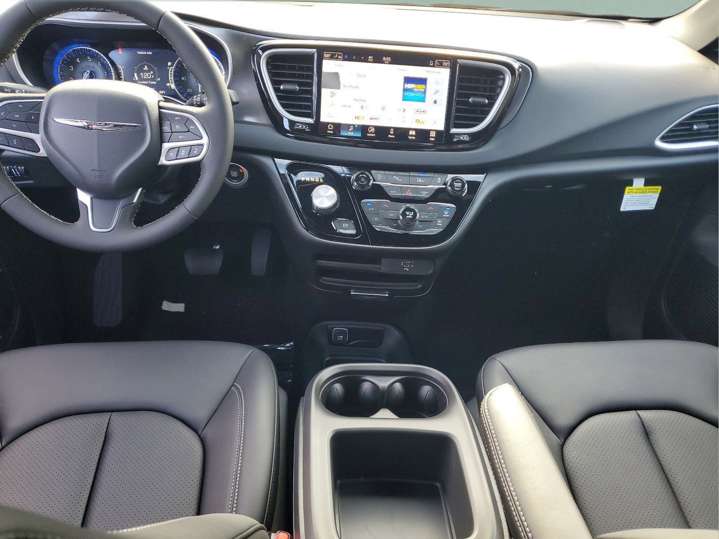 2026 Chrysler Voyager LX - Photo 13