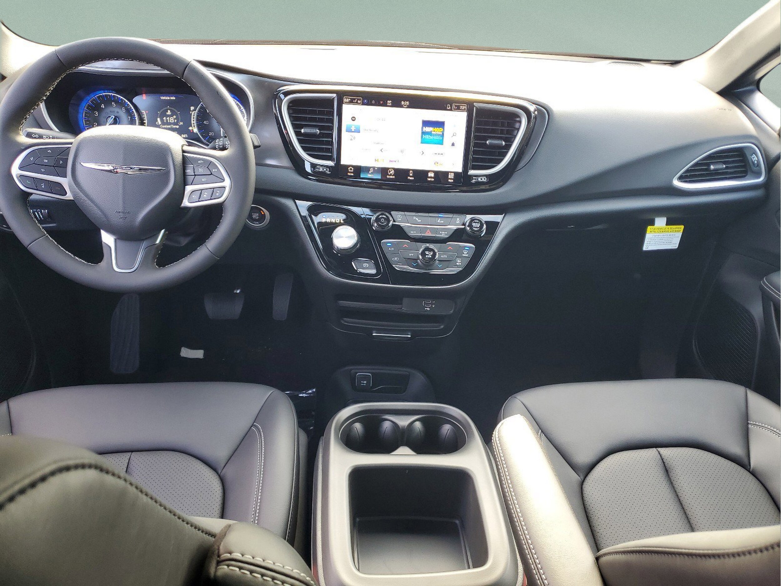 2026 Chrysler Voyager LX - Photo 11