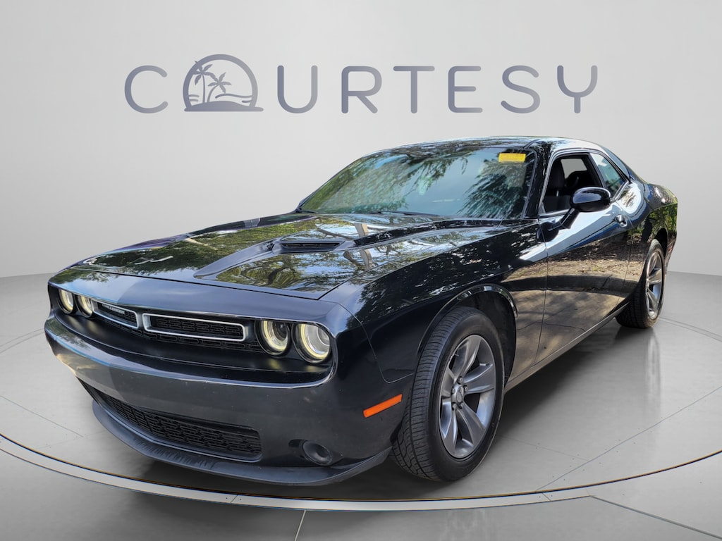 Used 2016 Dodge Challenger SXT Coupe