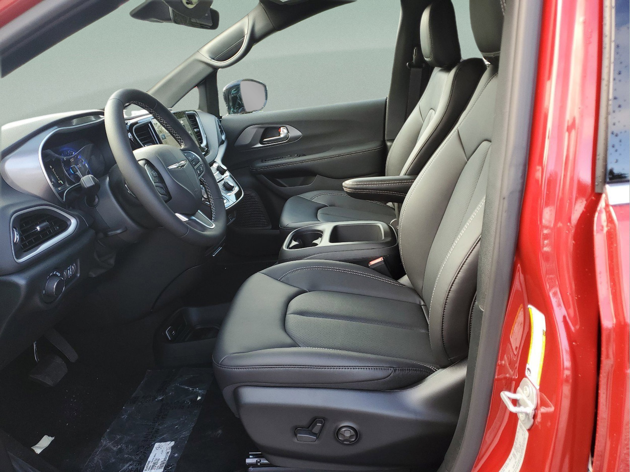 2026 Chrysler Voyager LX - Photo 17