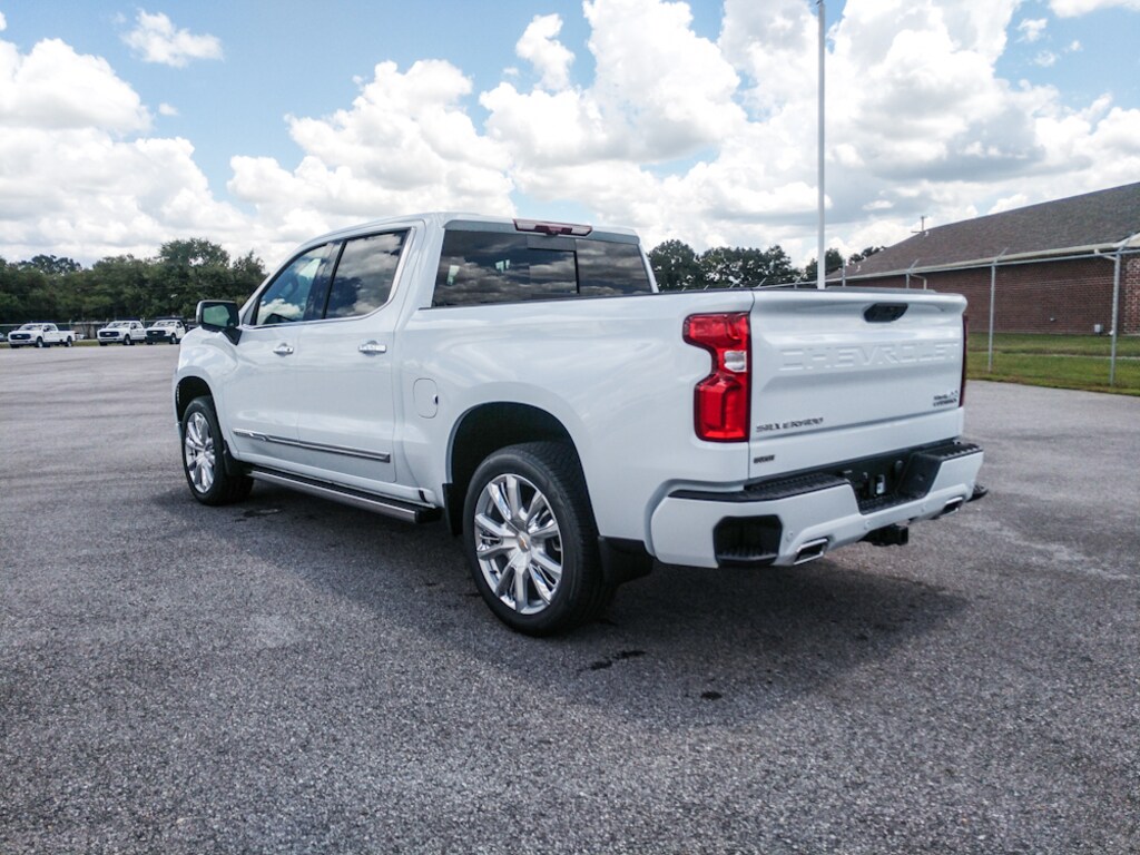 New 2026 Chevrolet Silverado 1500 High Country Truck Crew Cab
