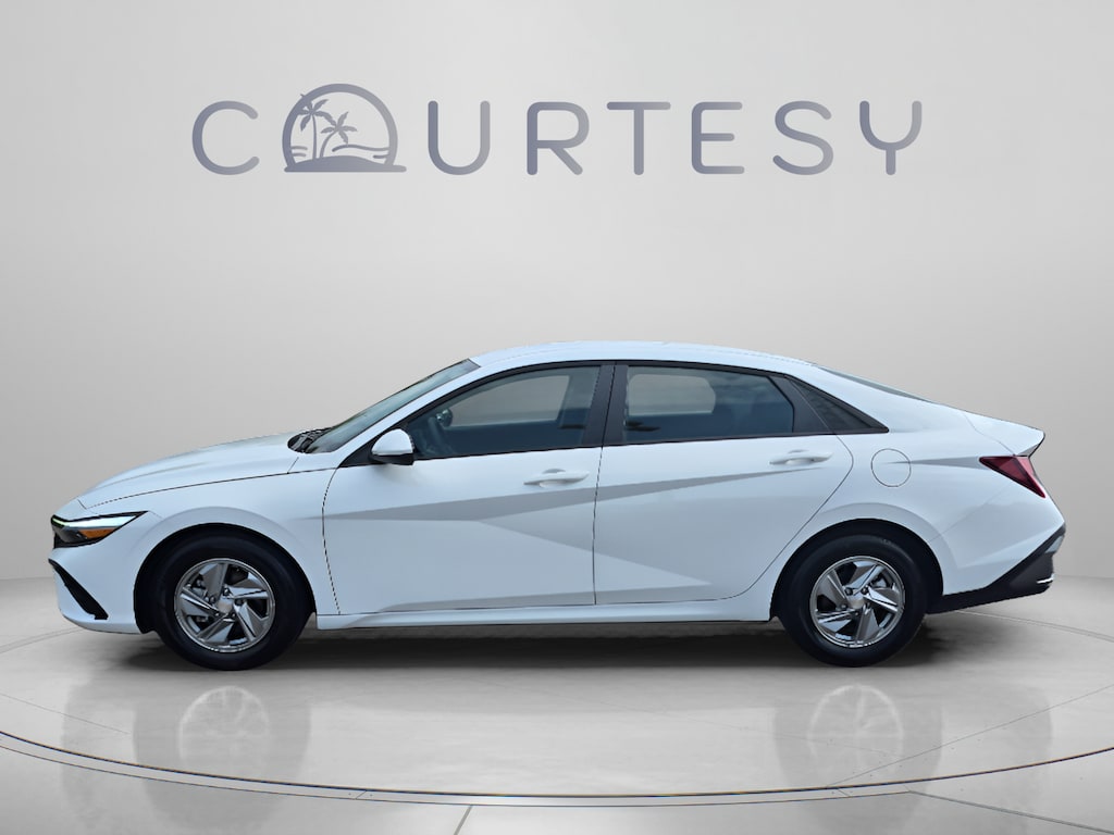 Certified 2025 Hyundai Elantra SE Sedan