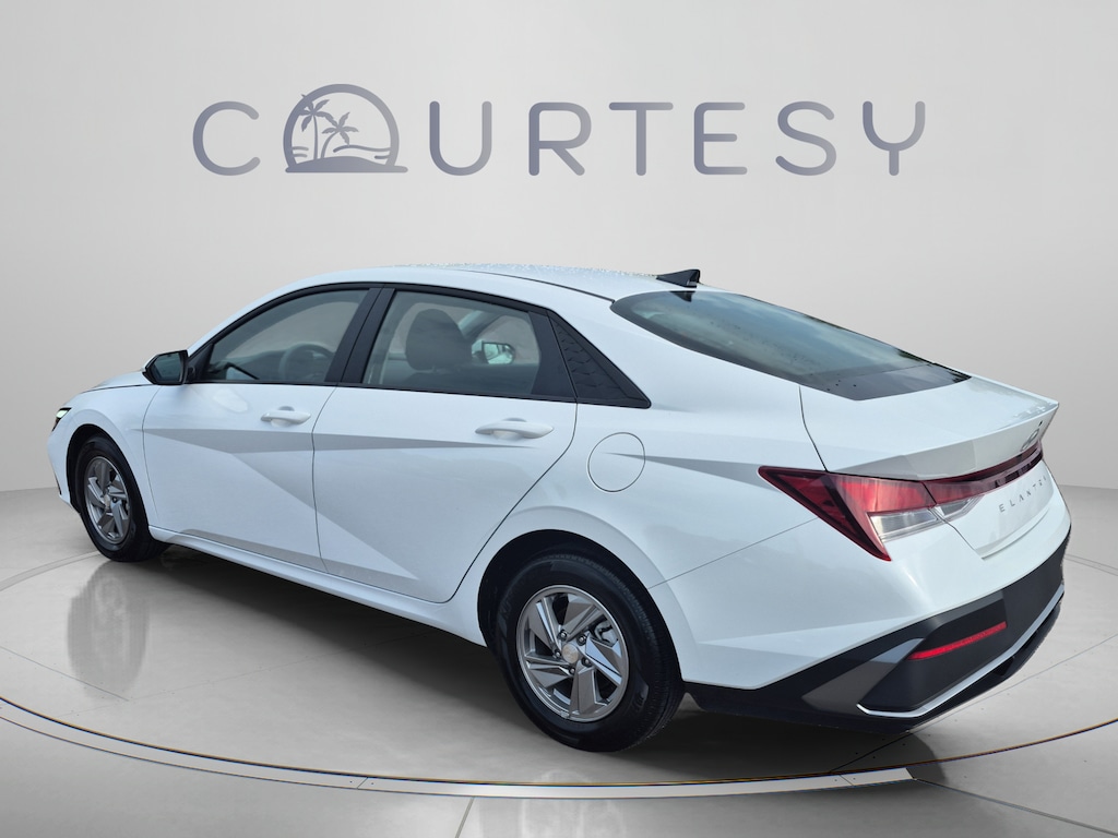 Certified 2025 Hyundai Elantra SE Sedan
