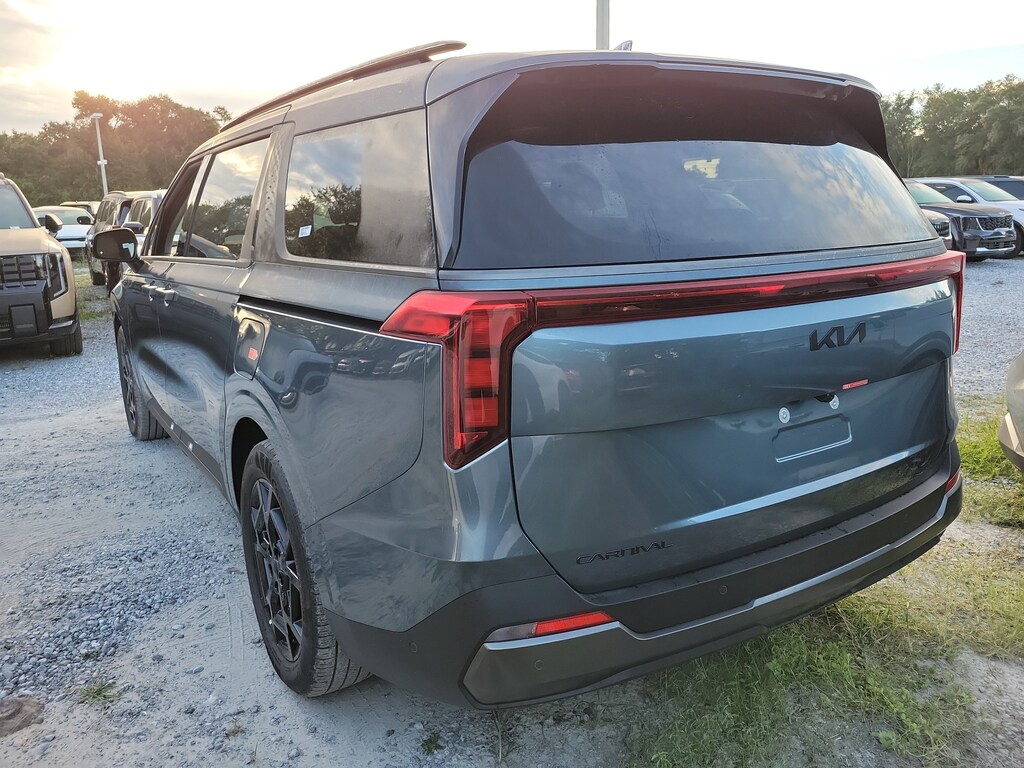 New 2027 Kia Carnival SX Van Passenger Van