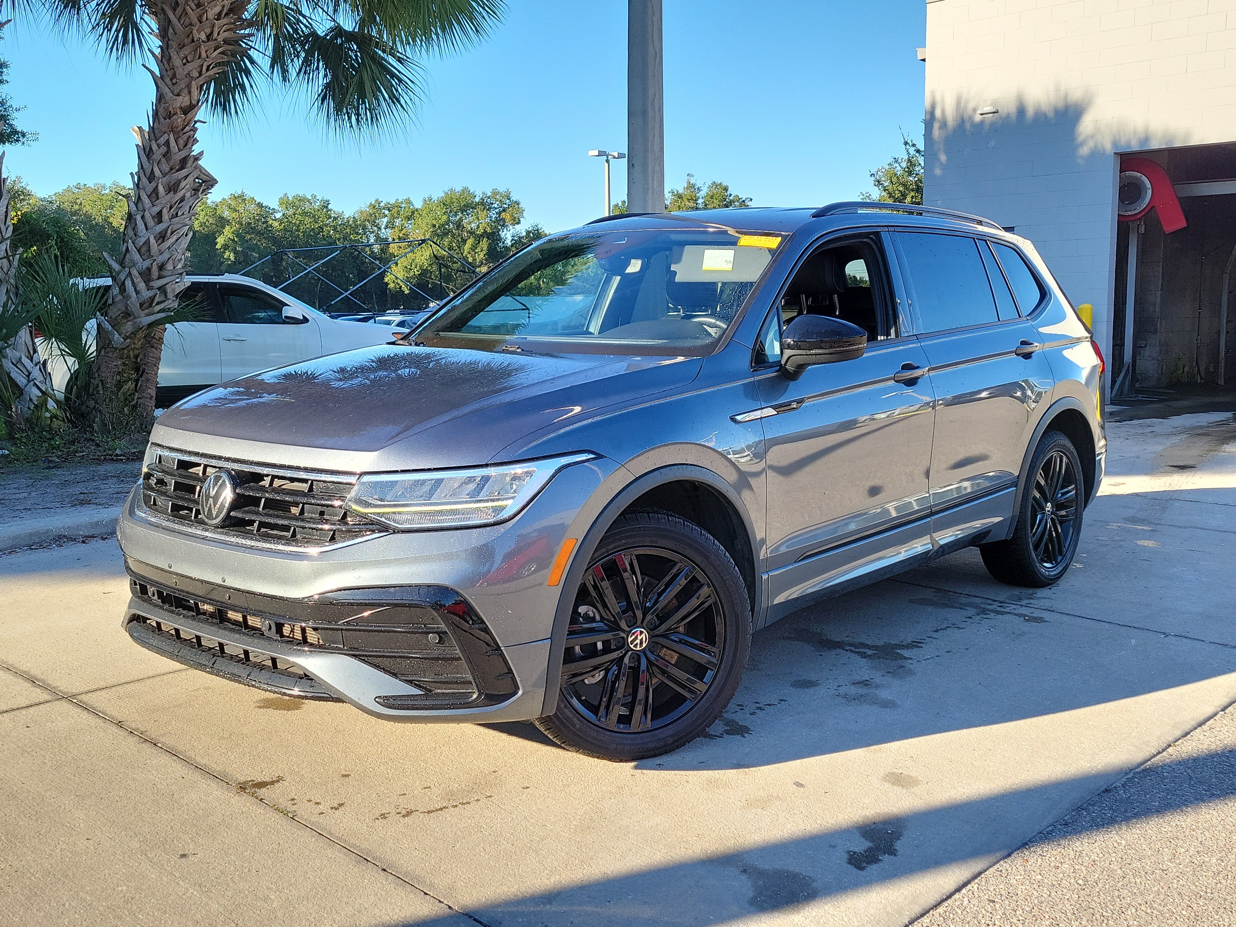 Used 2022 Volkswagen Tiguan 2.0T SE R-Line Black SUV