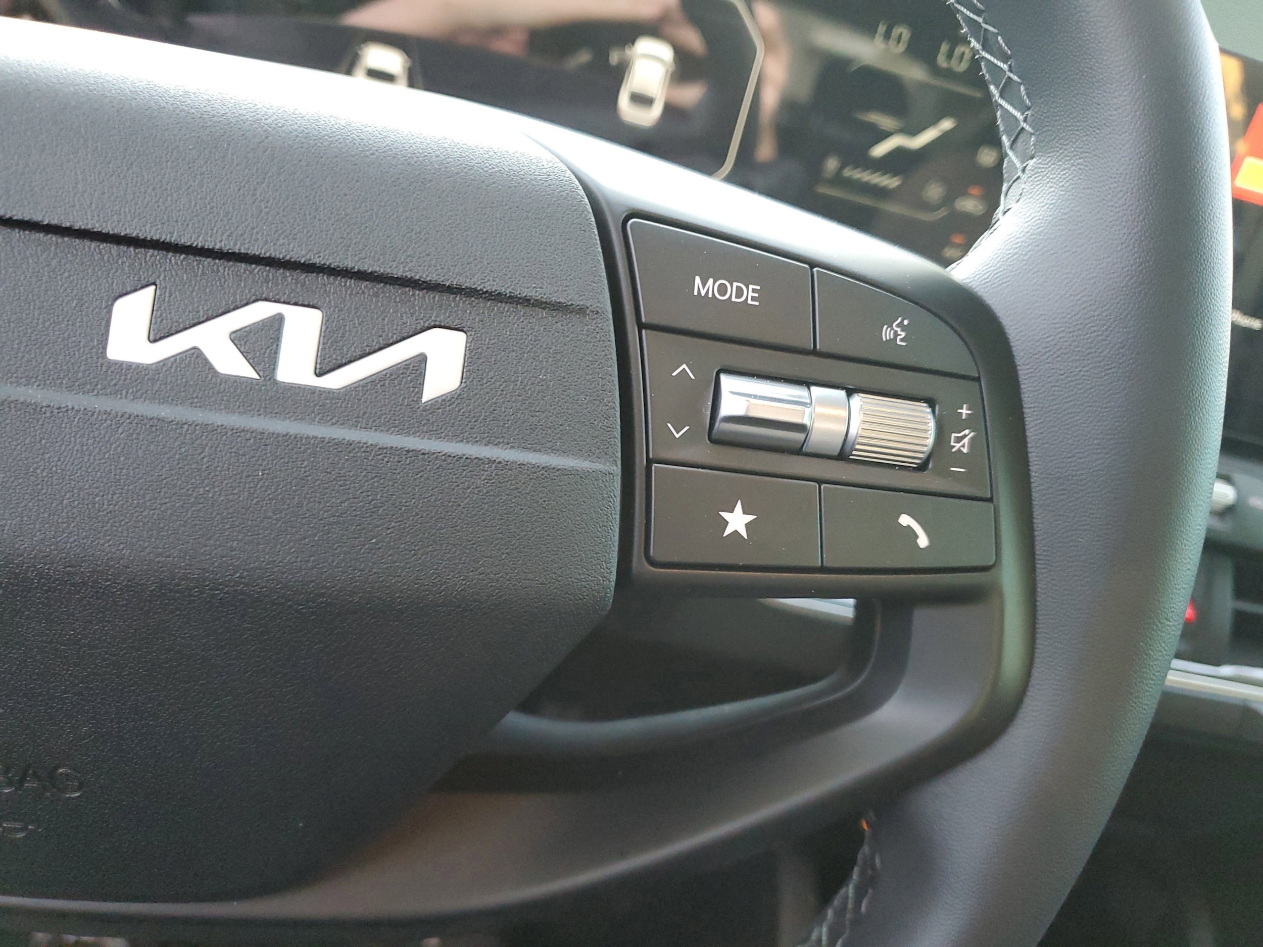 2025 Kia K4 EX - Photo 9