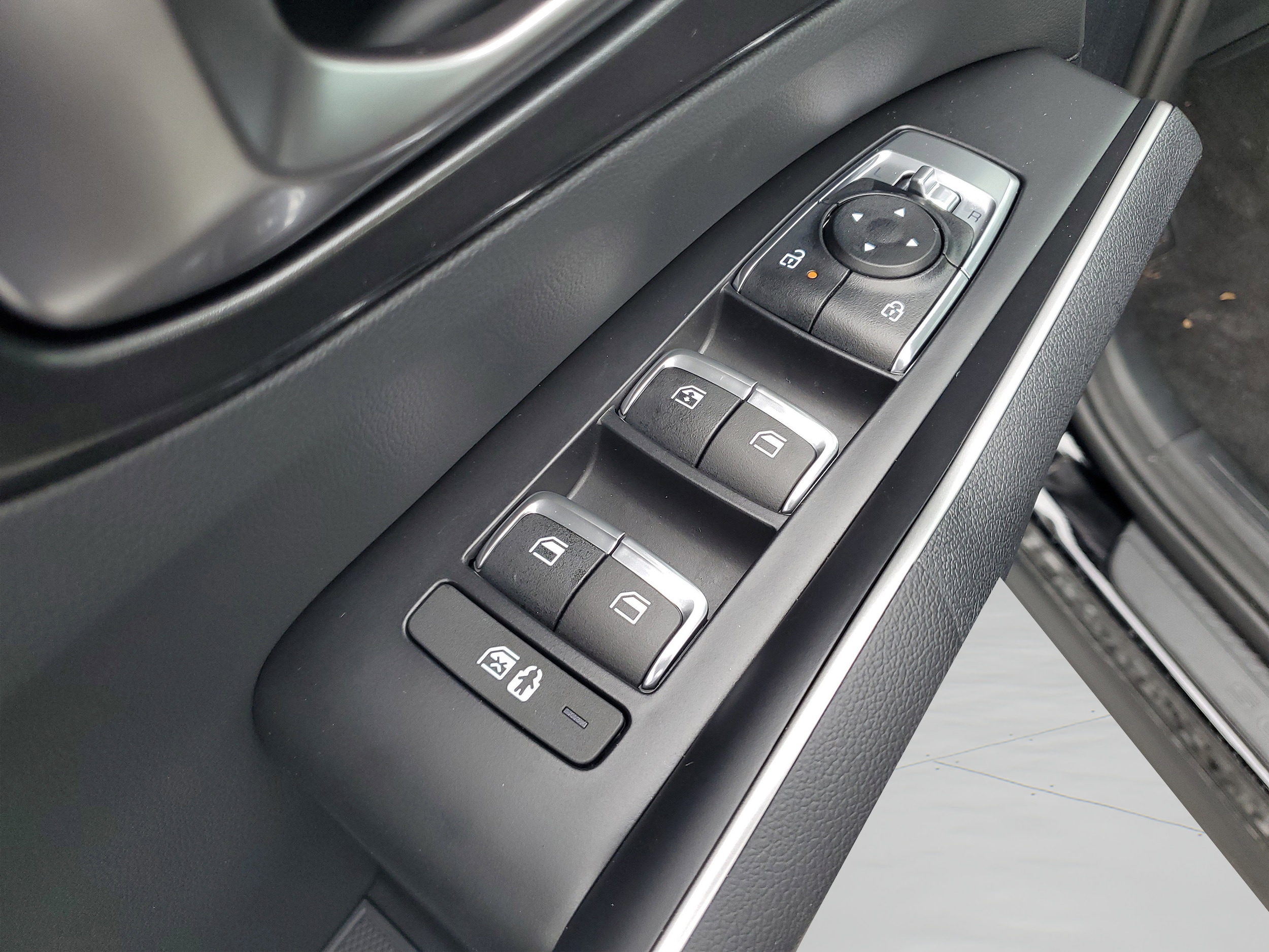 2026 Kia Sorento EX - Photo 32