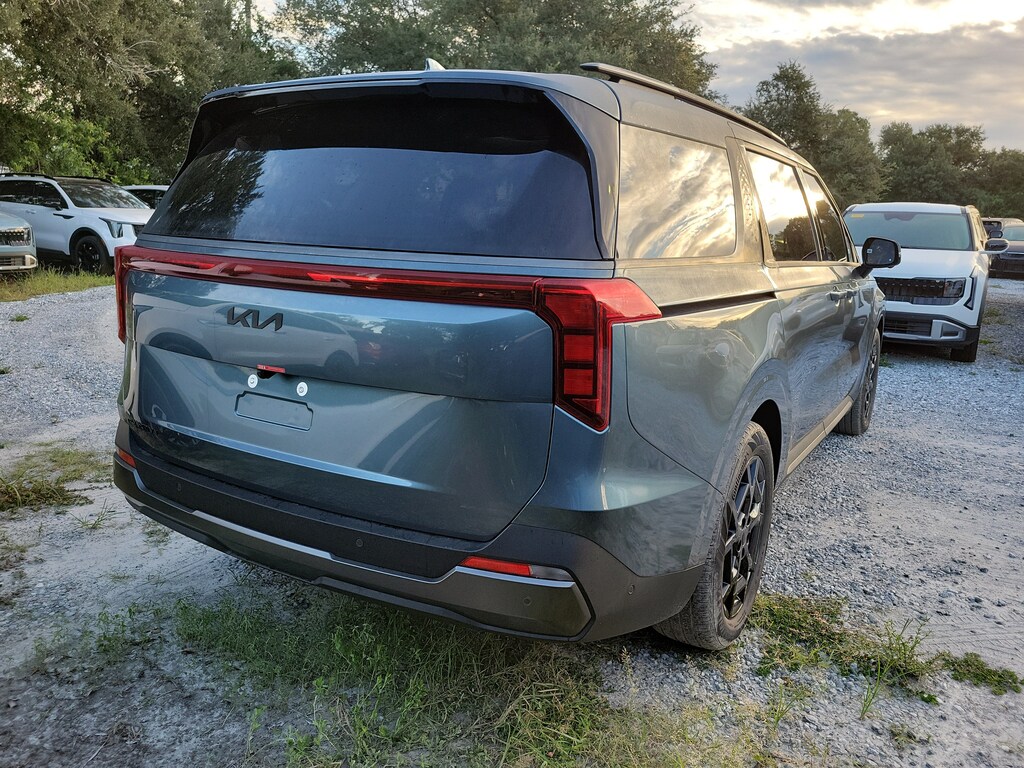 New 2027 Kia Carnival SX Van Passenger Van