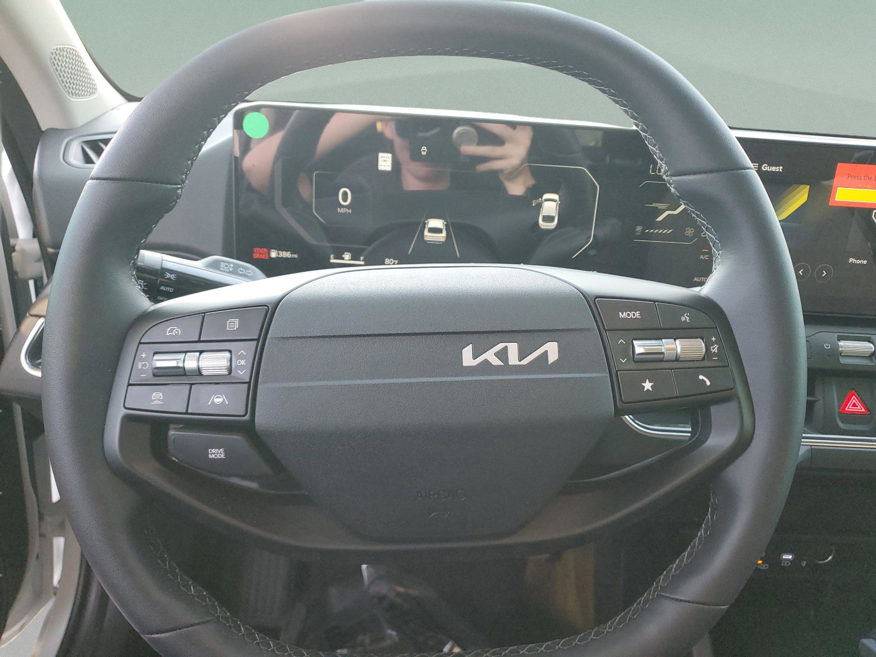 2025 Kia K4 EX - Photo 22