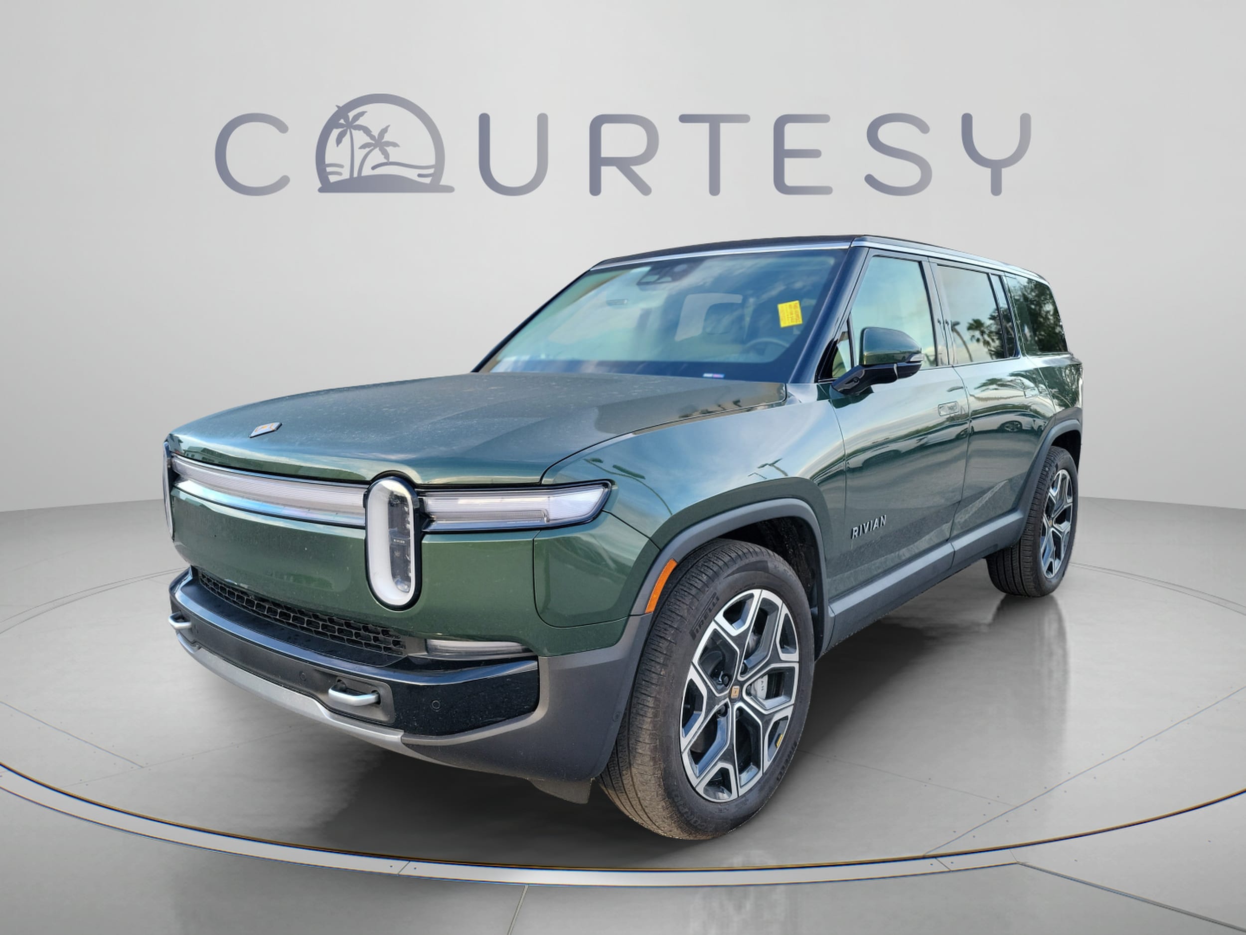 Used 2025 Rivian R1S Adventure with VIN 7PDSGBBA7SN066940 for sale in Tampa, FL