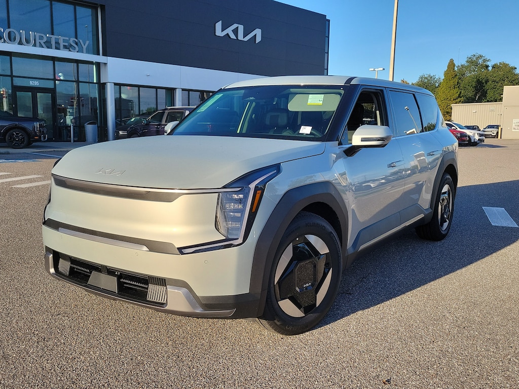 New 2026 Kia EV9 Light Long Range SUV