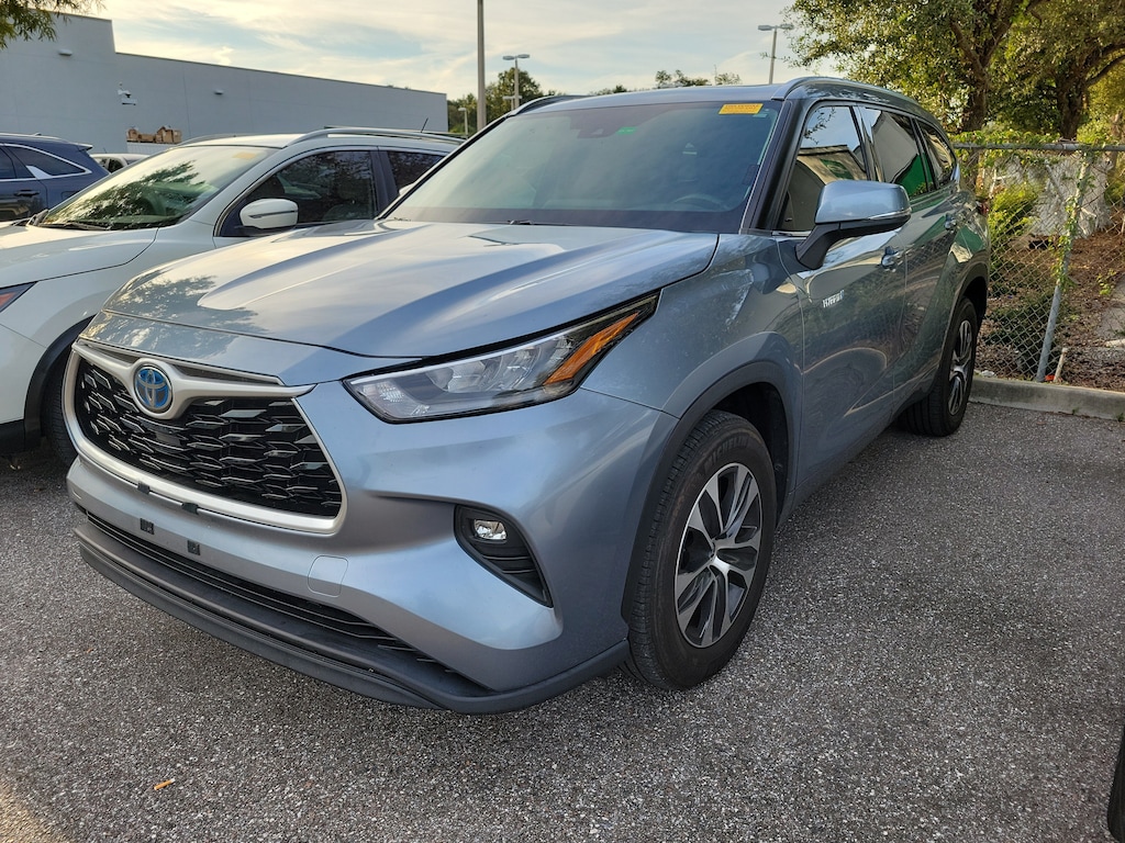 Used 2020 Toyota Highlander Hybrid XLE SUV