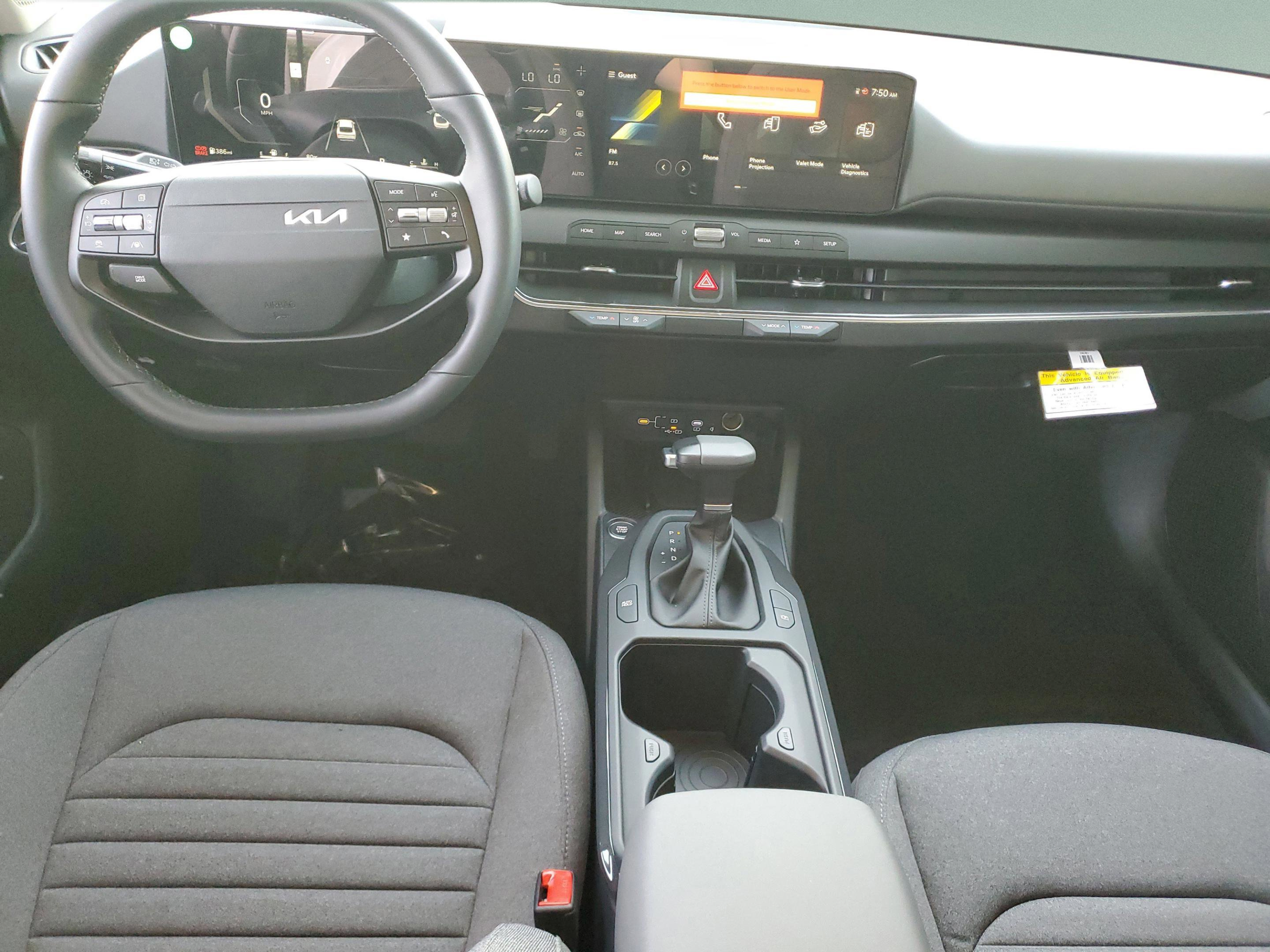 2025 Kia K4 EX - Photo 25