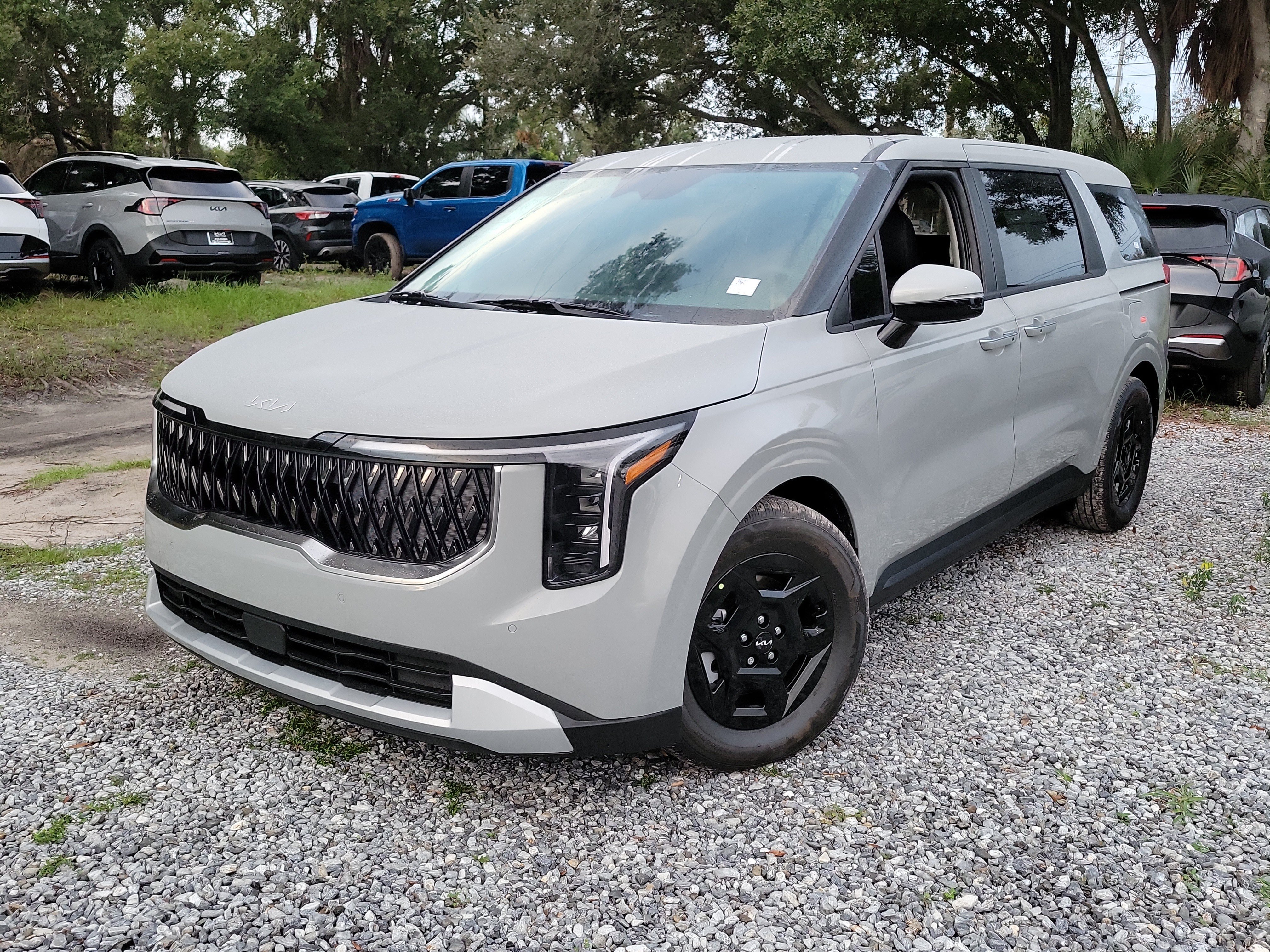  Kia Carnival