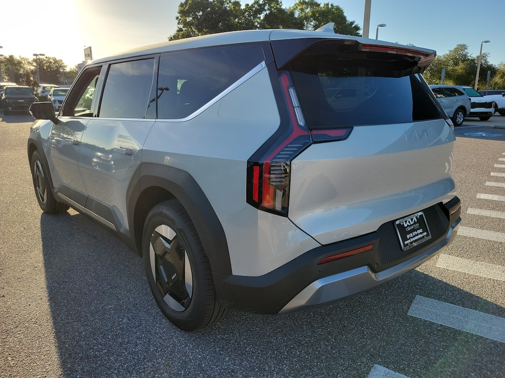 New 2026 Kia EV9 Light Long Range SUV