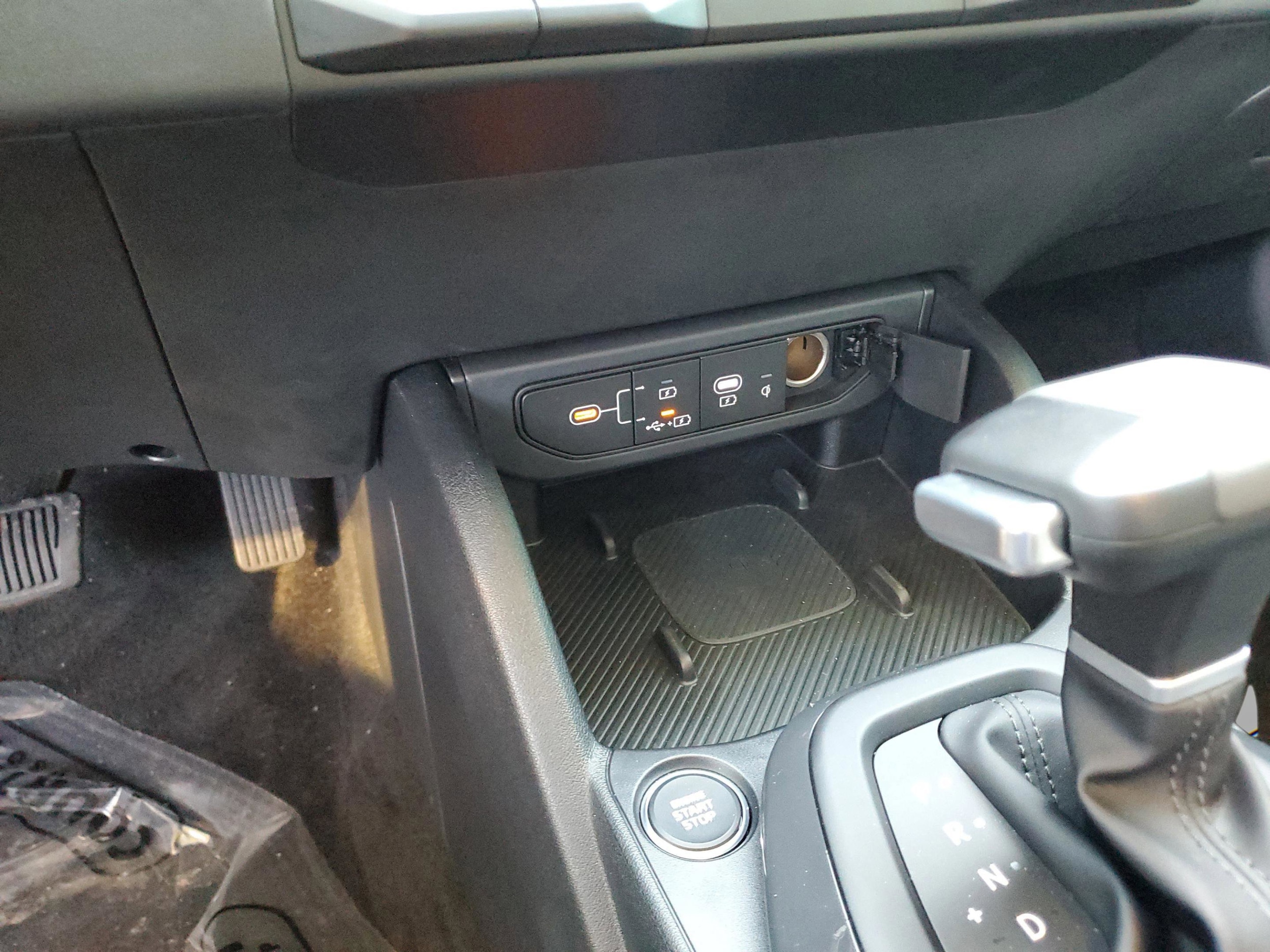 2025 Kia K4 EX - Photo 11